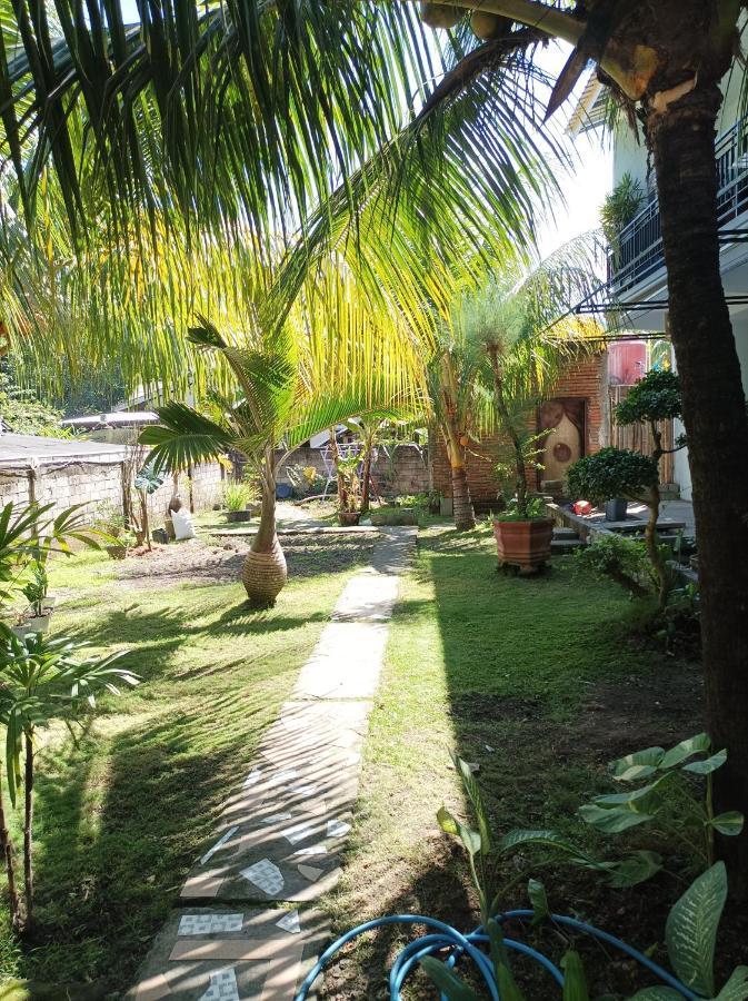 Merendeng Hostel Kuta Kuta  Extérieur photo